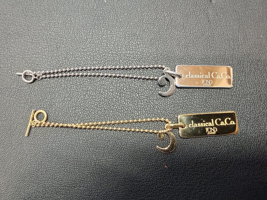 藍住町笠木で買取したK18YGとK18WGのチェーンプレートアクセサリー
