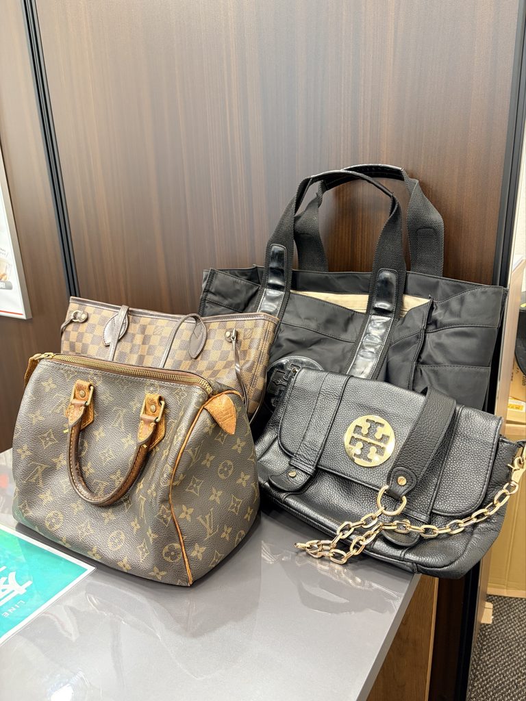 藍住町富吉で買取したルイヴィトンのスピーディ25・ネヴァーフルPMとトリーバーチのバッグ2点